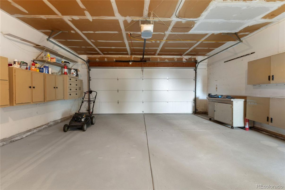 Garage, Interior