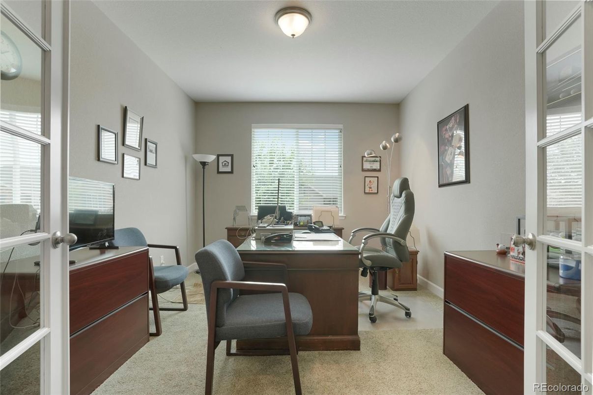 Home Office, Interior