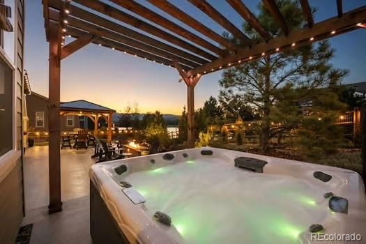 Exterior, Hot Tub