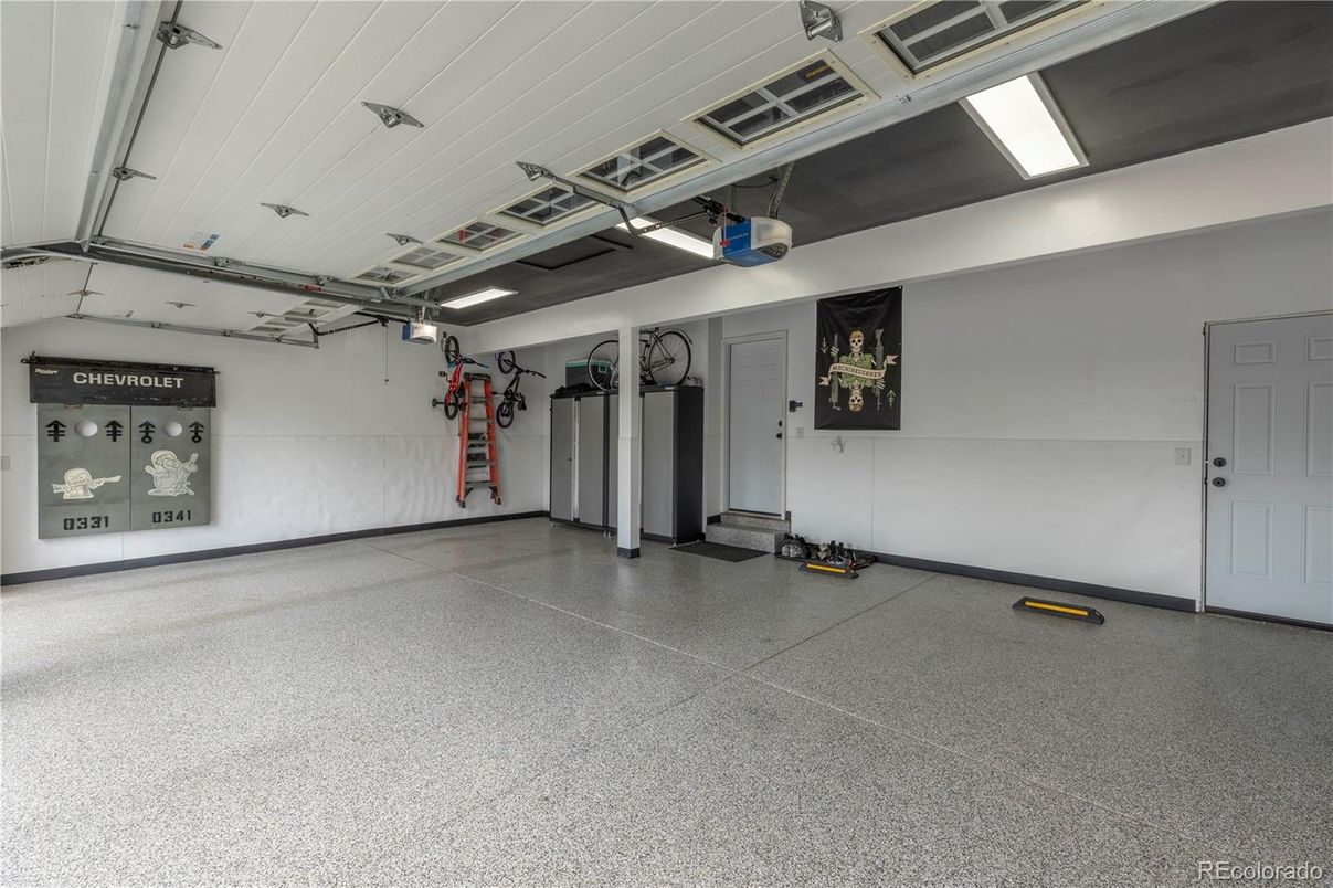 Garage, Interior