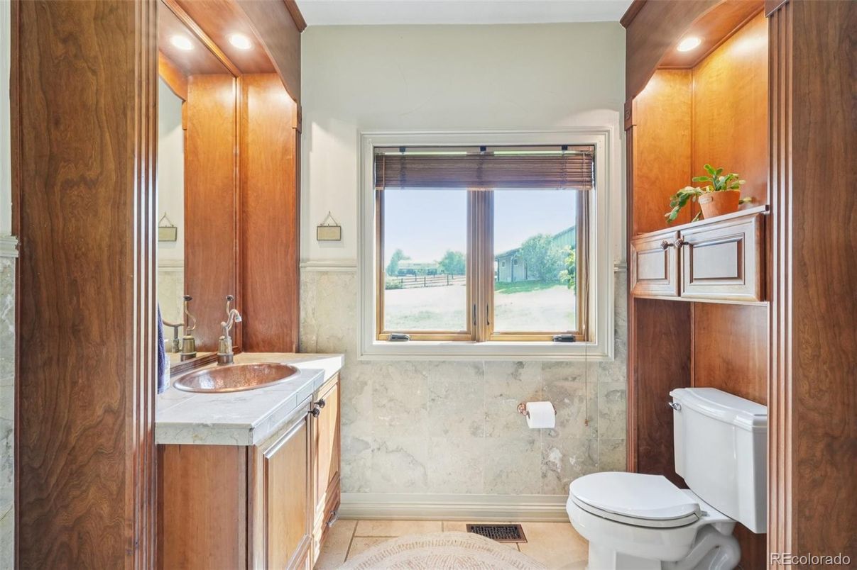Bathroom, Interior, Recessed Lighting
