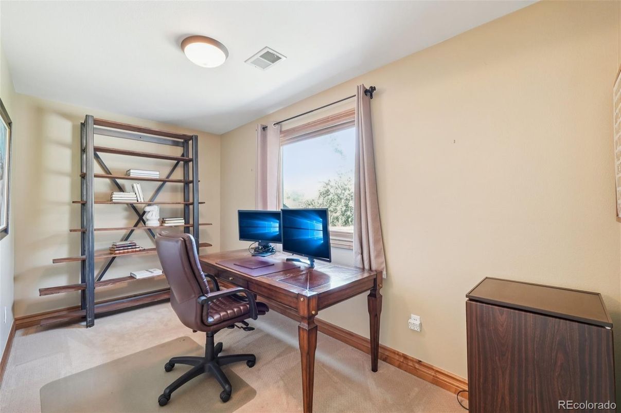 Home Office, Interior