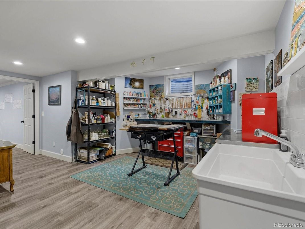 Interior, Recessed Lighting, Wood Texture Flooring