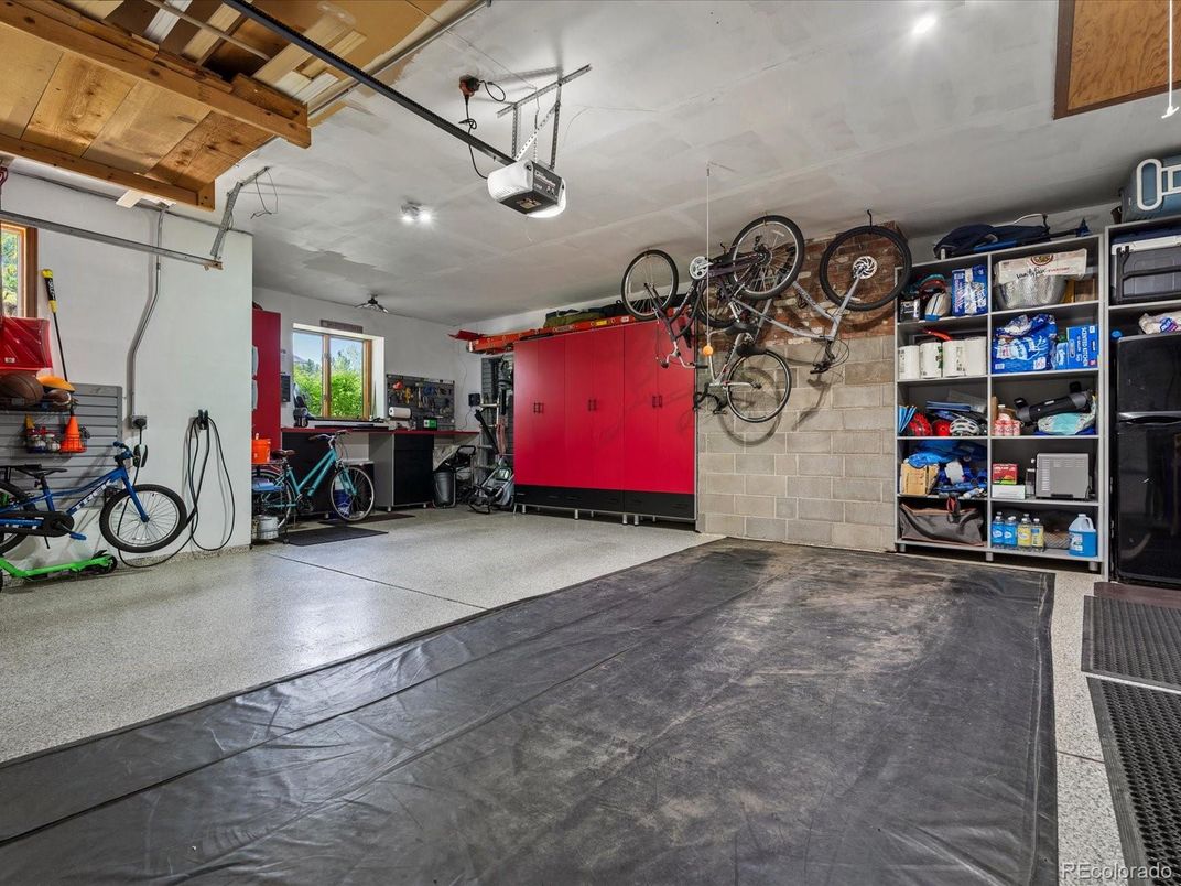 Garage, Interior