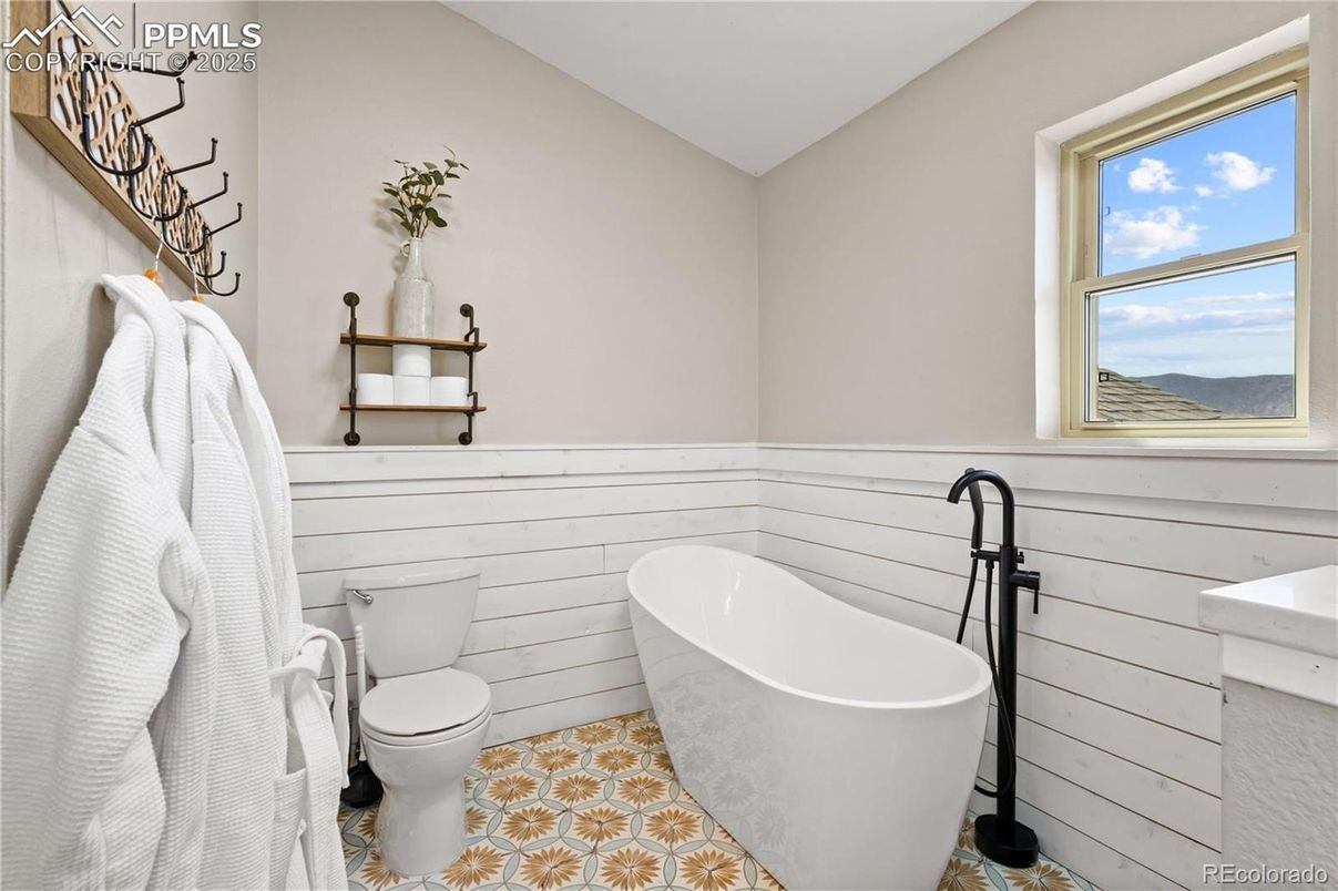 Bathroom, Free Standing Baths, Interior