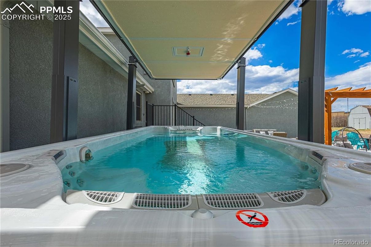 Exterior, Hot Tub