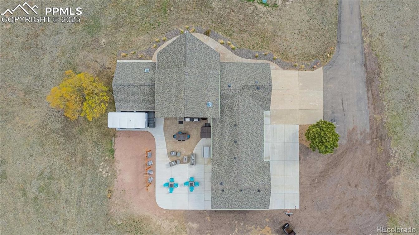 Exterior, Drone