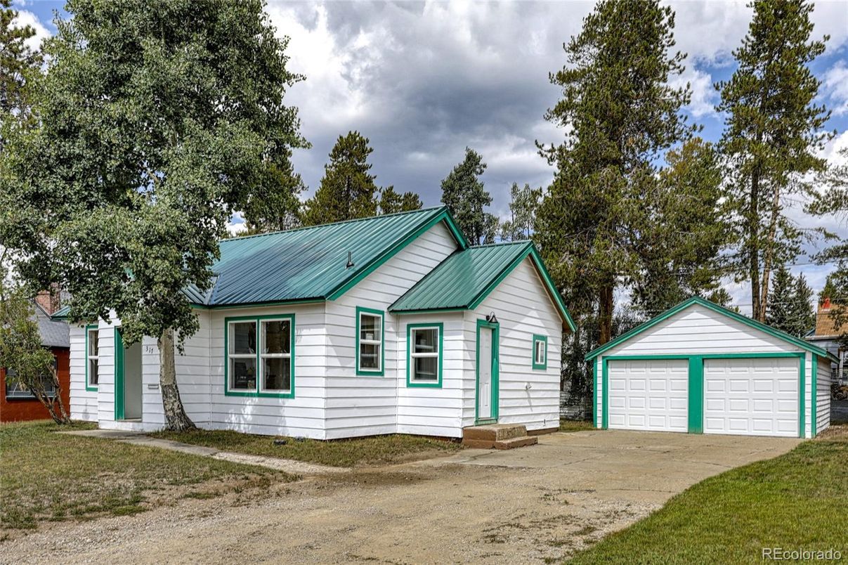 Backyard, Detached Garage, Exterior