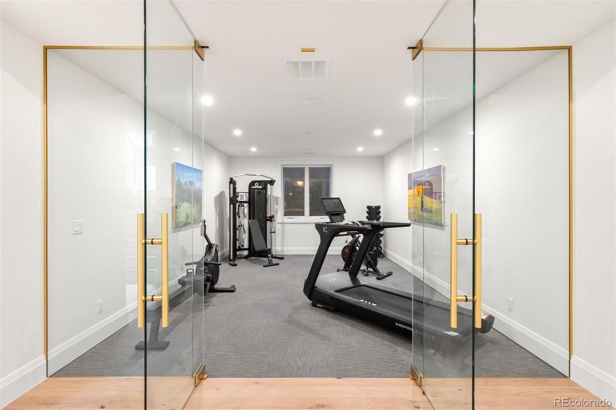 Fitness Equipment, Interior, Recessed Lighting, Wood Texture Flooring