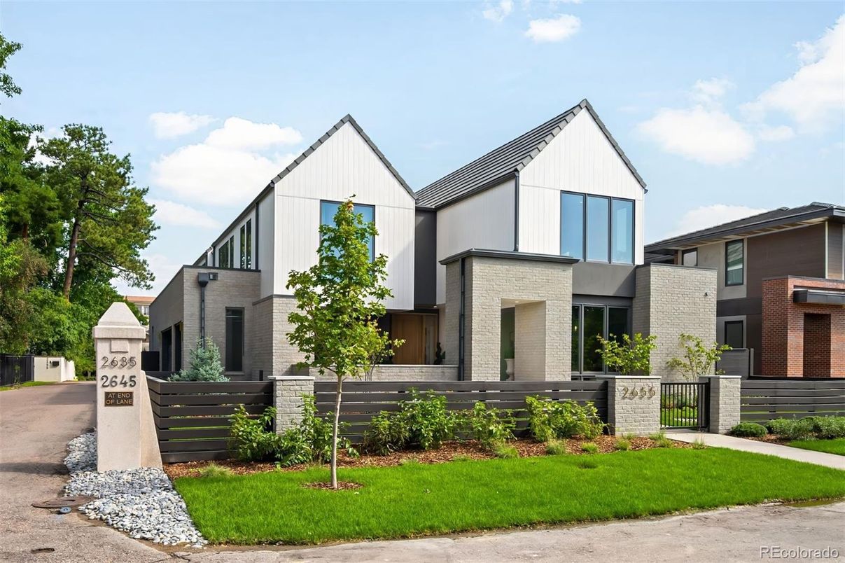 Exterior, Facade, Brick Facade, Farmhouse