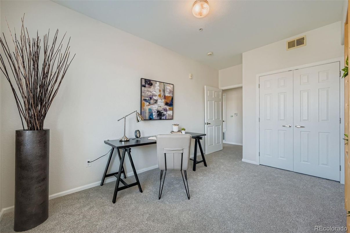 Home Office, Interior