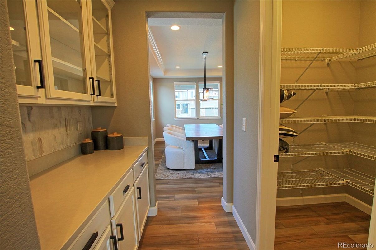 Interior, Pendant Lights, Recessed Lighting, Wood Texture Flooring