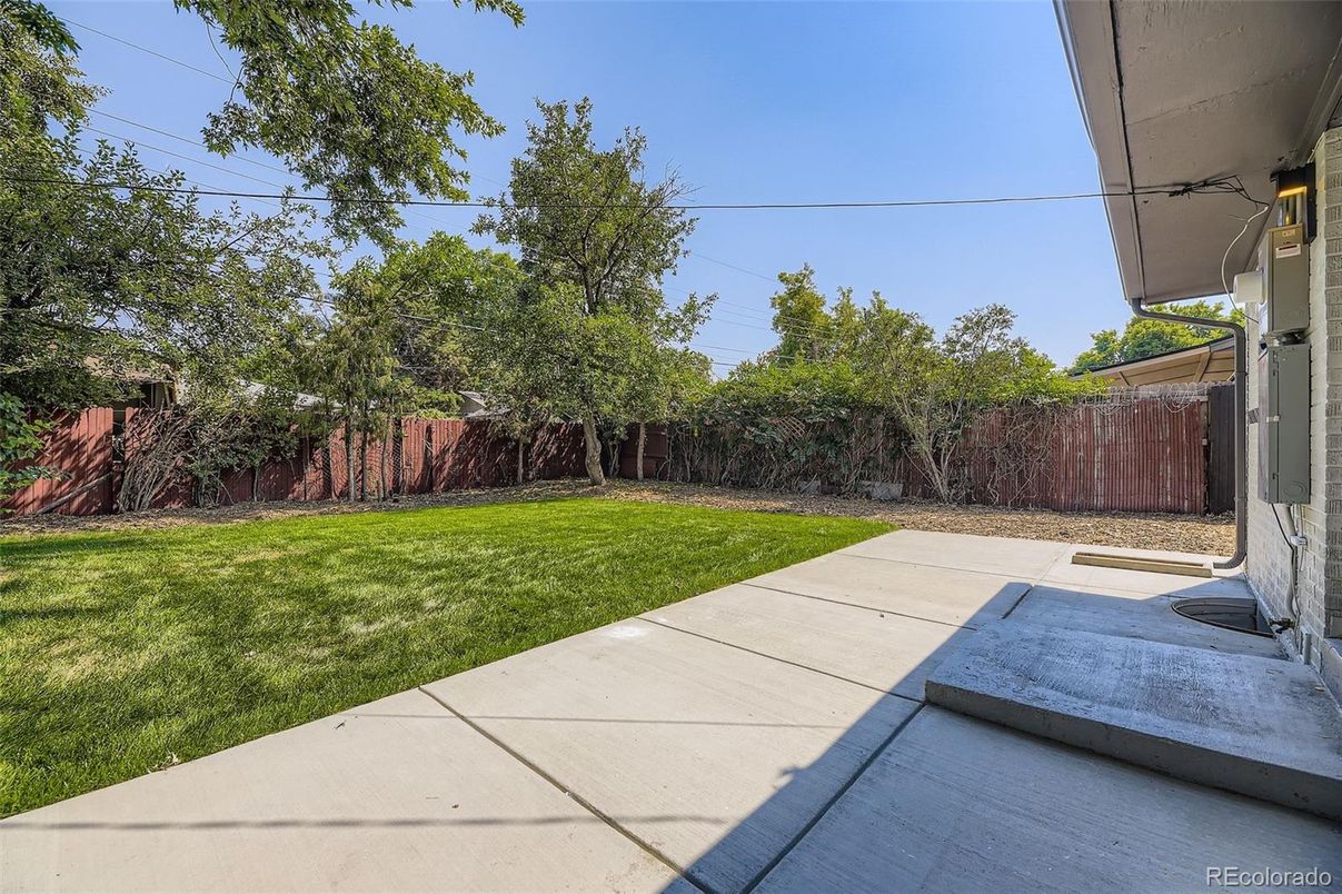 Backyard, Exterior