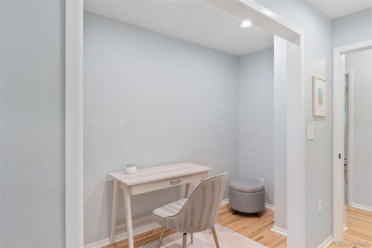 Home Office, Interior, Recessed Lighting, Wood Texture Flooring