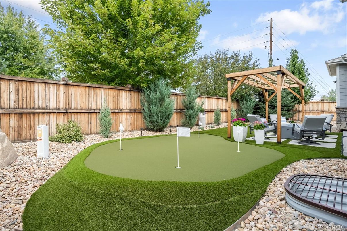 Backyard, Exterior