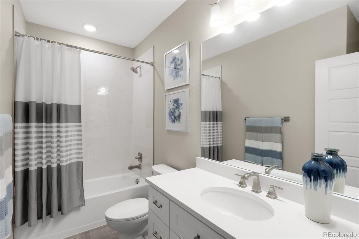 Bathroom, Interior, Recessed Lighting