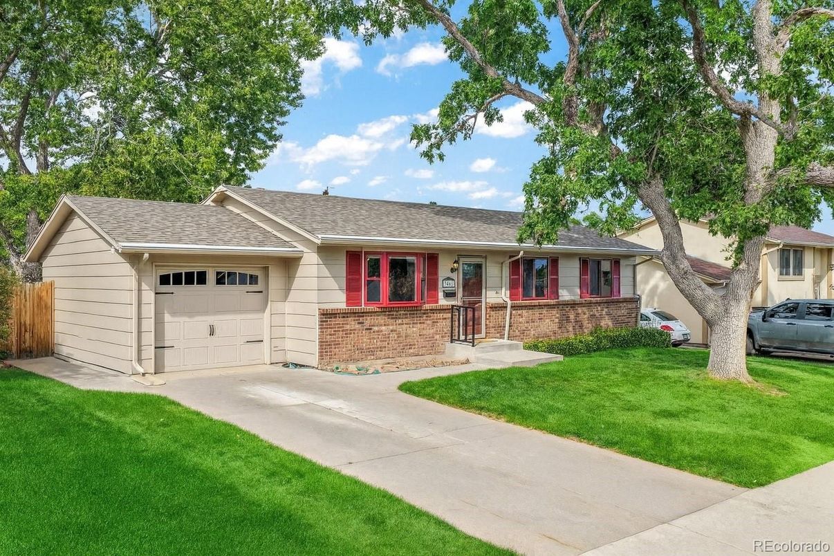 Attached, Exterior, Facade, Brick Facade, Ranch