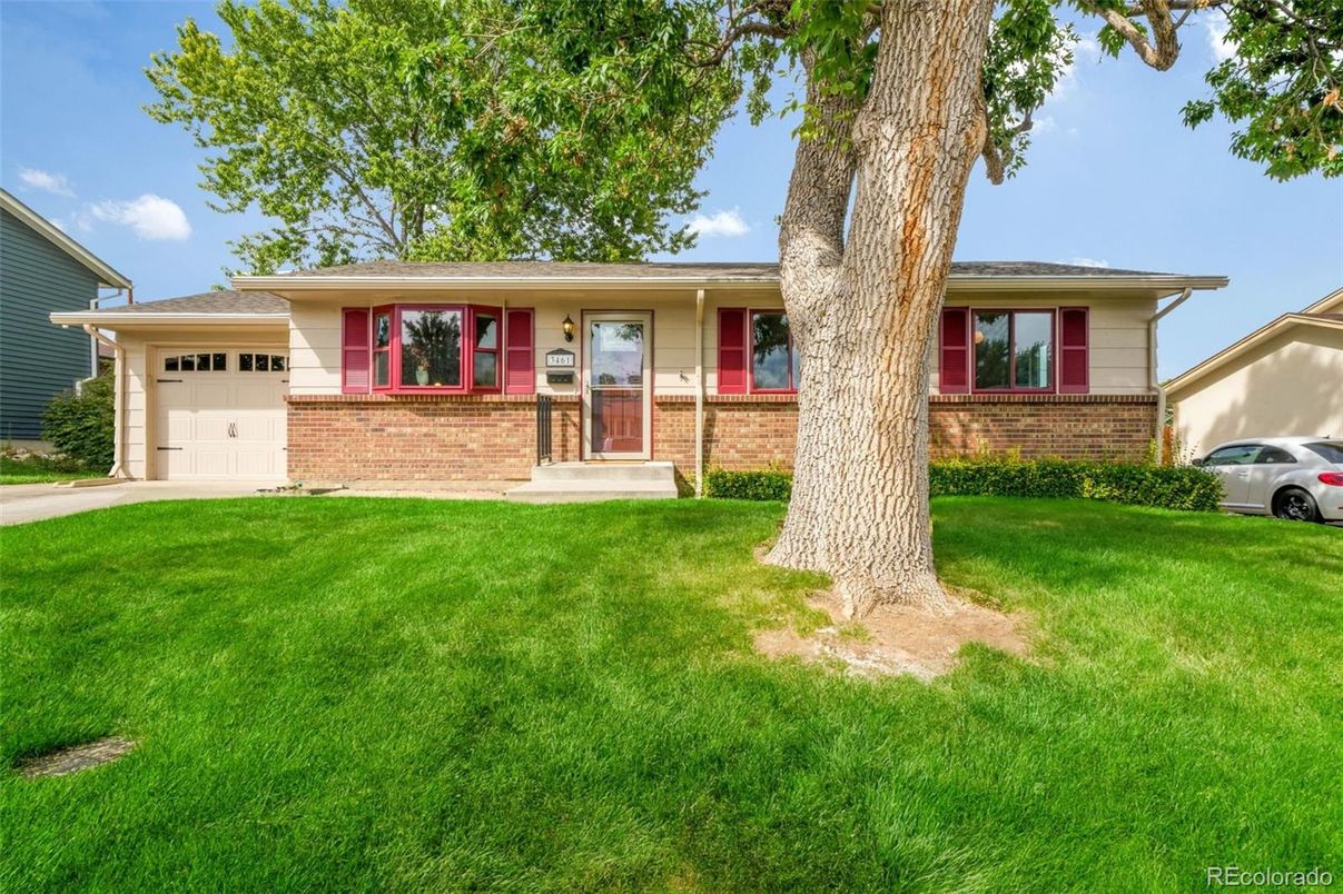 Attached, Exterior, Facade, Brick Facade, Ranch