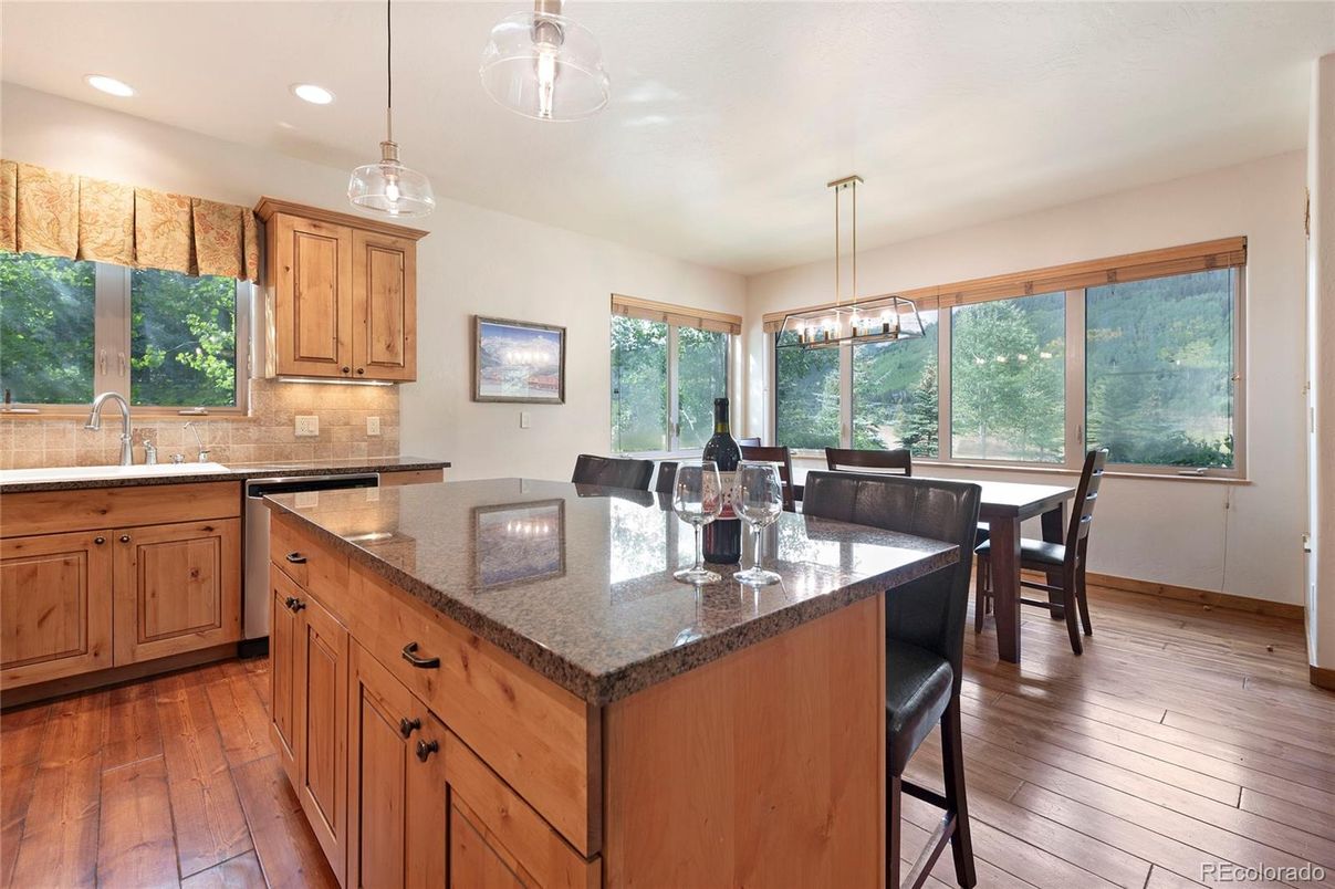 Dining room, Interior, Kitchen, Pendant Lights, Recessed Lighting, Wood Texture Flooring