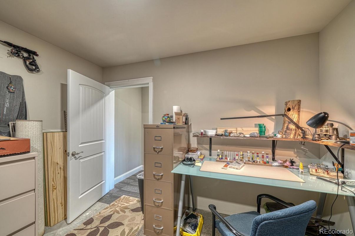 Home Office, Interior