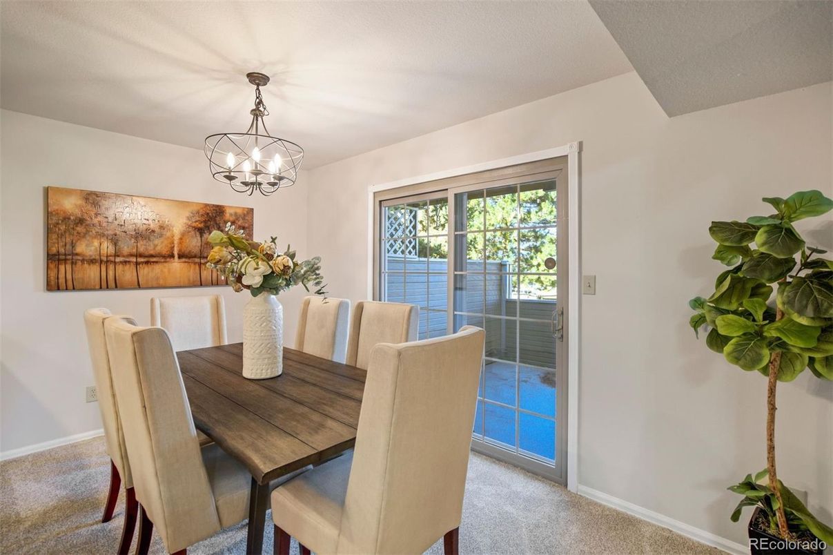 Chandelier, Dining room, Interior