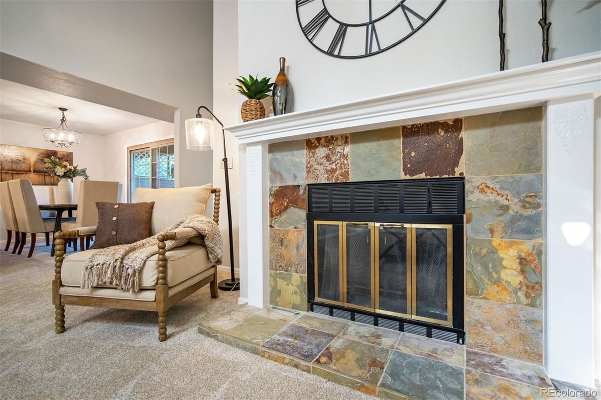 Dining room, Fireplace, Interior