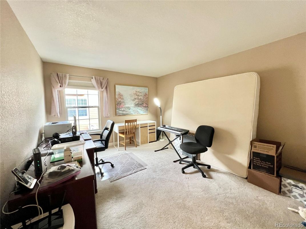 Home Office, Interior
