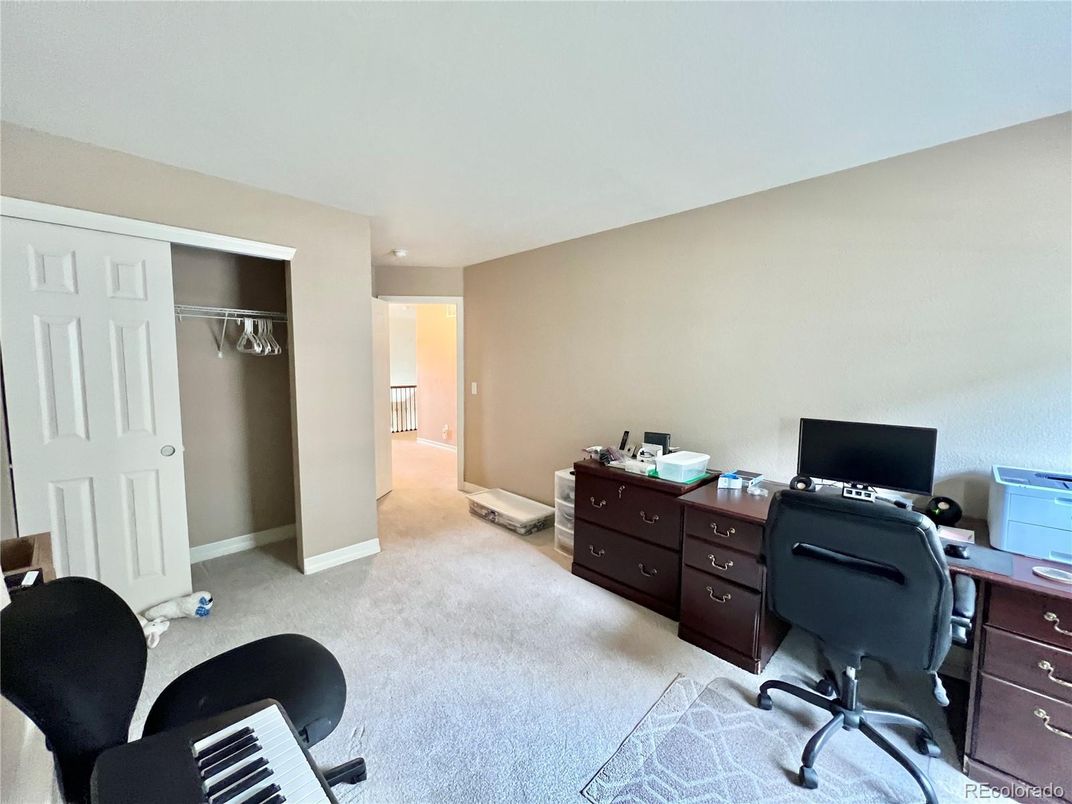 Home Office, Interior