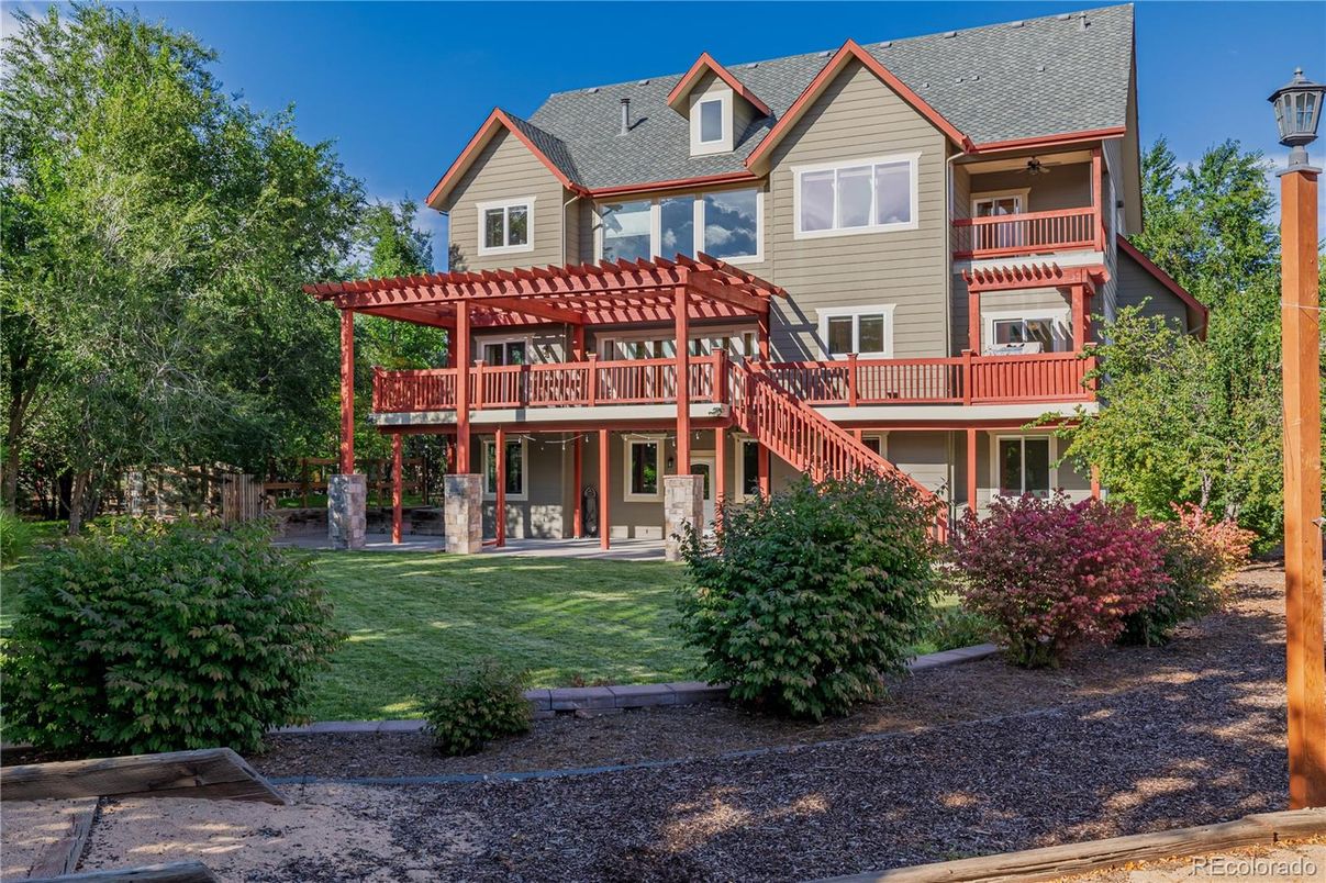 Backyard, Exterior, Facade, Queen Anne Victorian