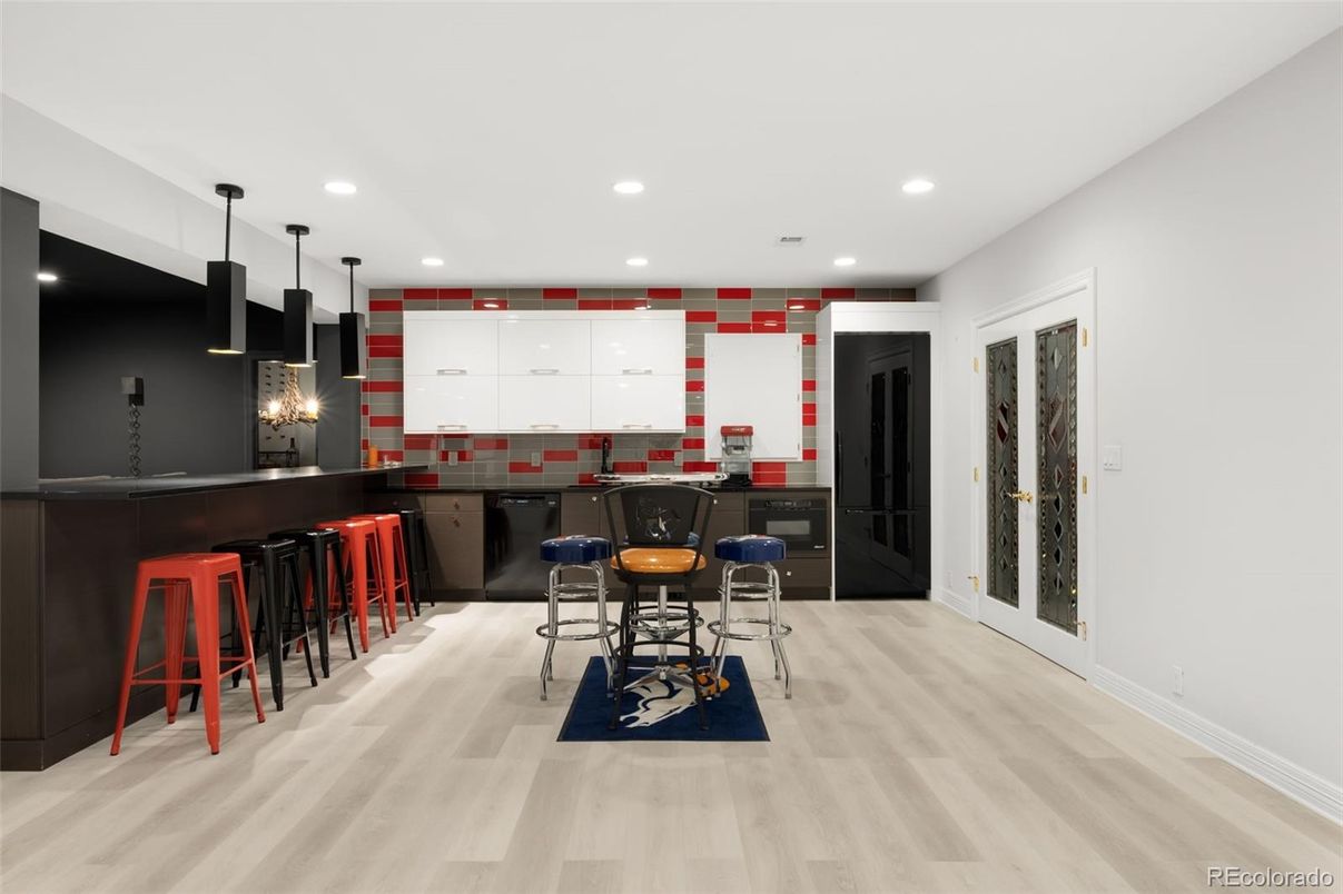 Interior, Pendant Lights, Recessed Lighting, Wood Texture Flooring