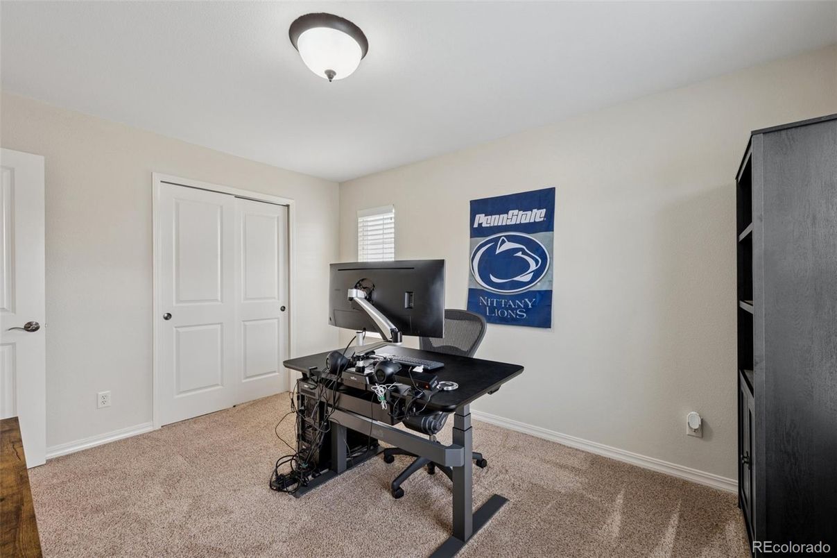 Home Office, Interior