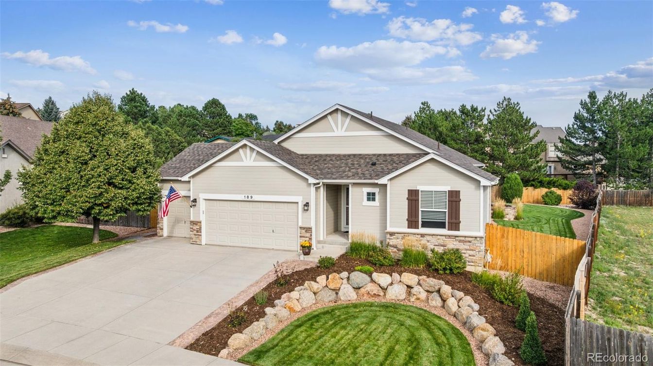 Attached, Exterior, Facade, Ranch