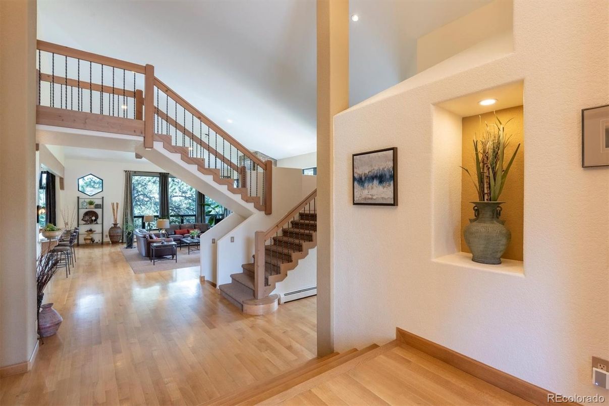 Interior, Recessed Lighting, Wood Texture Flooring