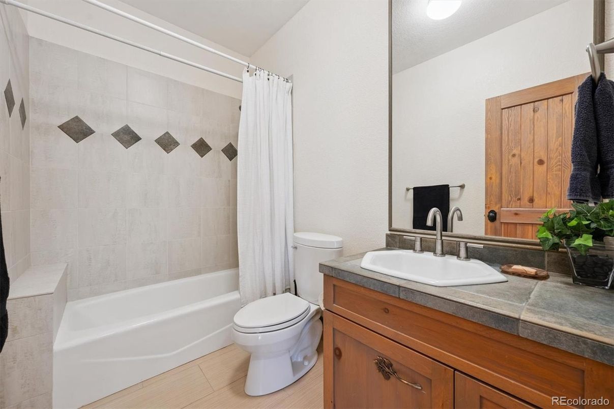 Bathroom, Interior, Tile Countertops