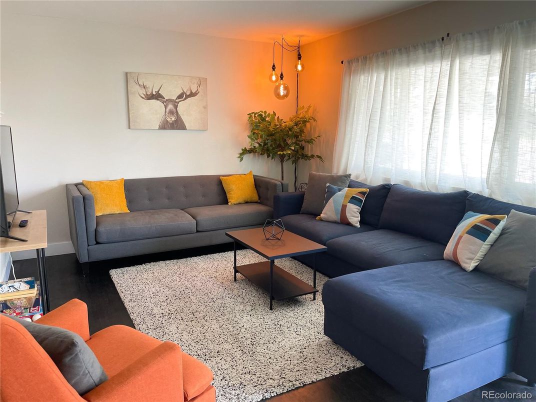 Interior, Living room, Pendant Lights, Wood Texture Flooring