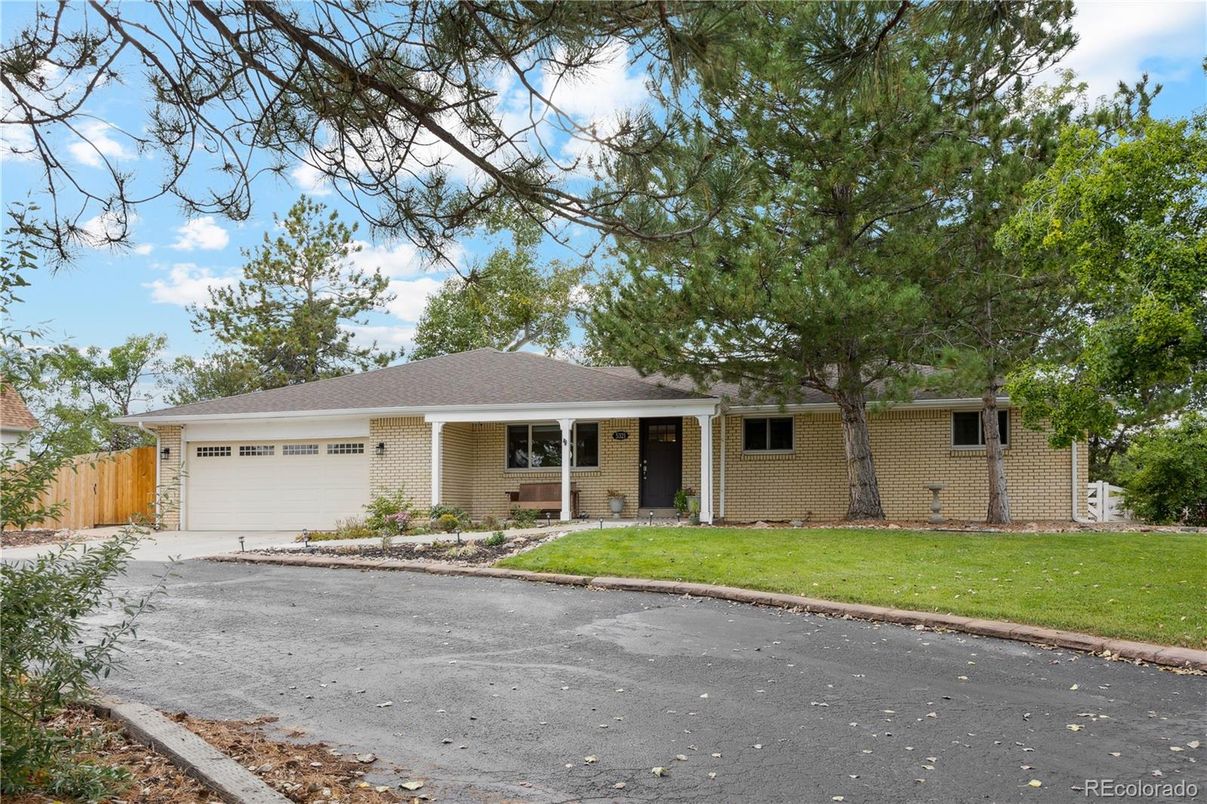 Attached, Exterior, Facade, Brick Facade, Ranch