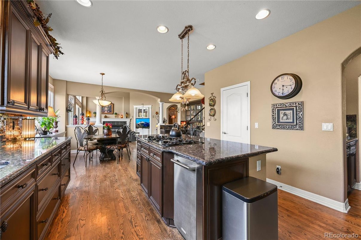 Dining room, Interior, Kitchen, Pendant Lights, Recessed Lighting, Wood Texture Flooring