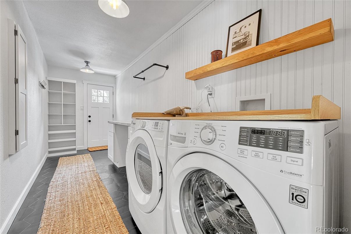 Interior, Washer