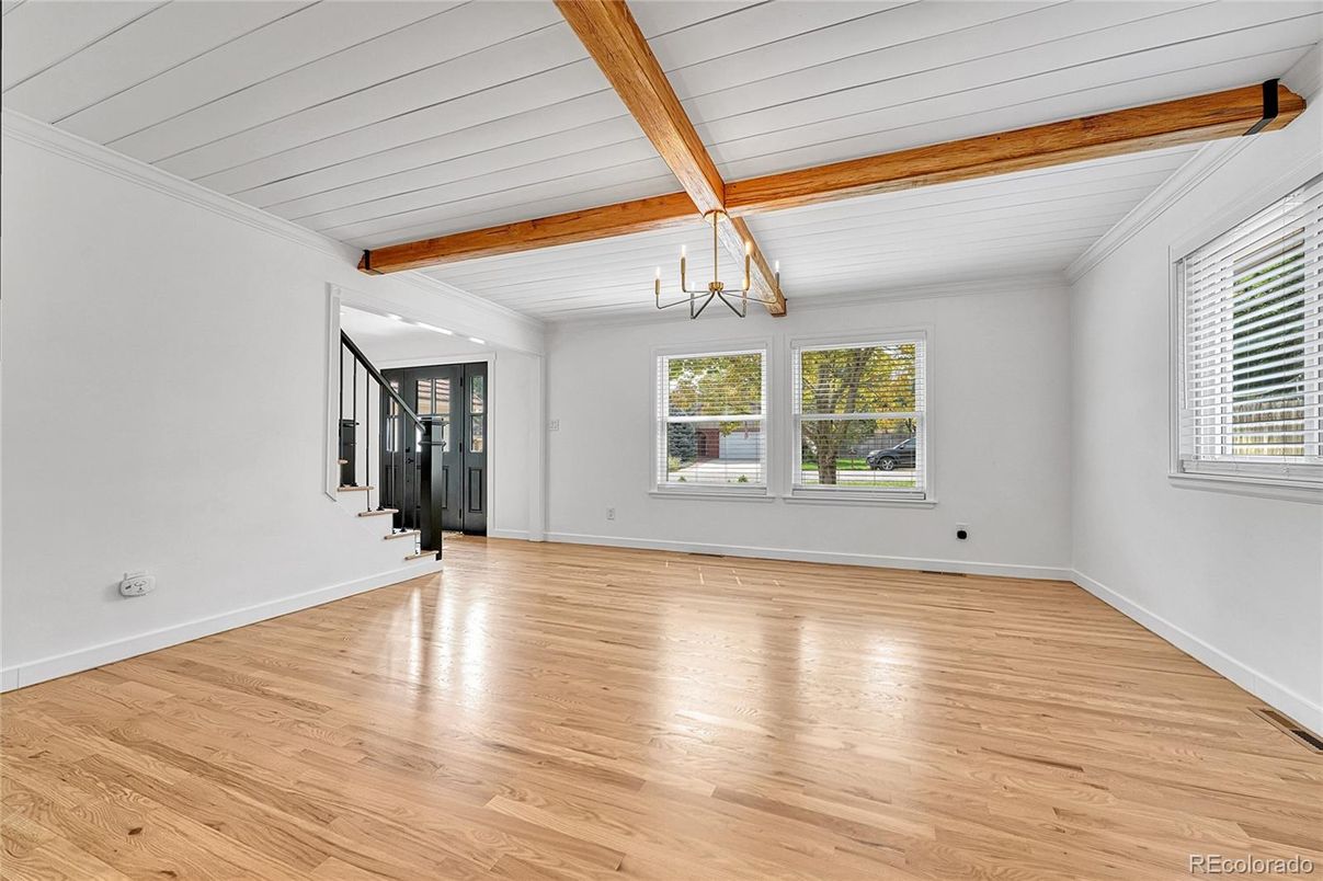 Empty room, Interior, Wooden Beams, Wood Texture Flooring
