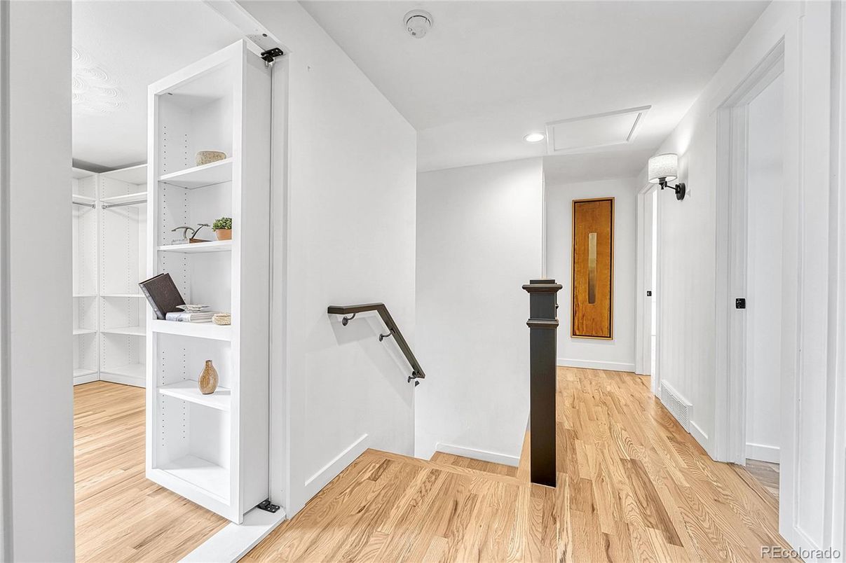 Interior, Recessed Lighting, Walk-in Closets, Wood Texture Flooring
