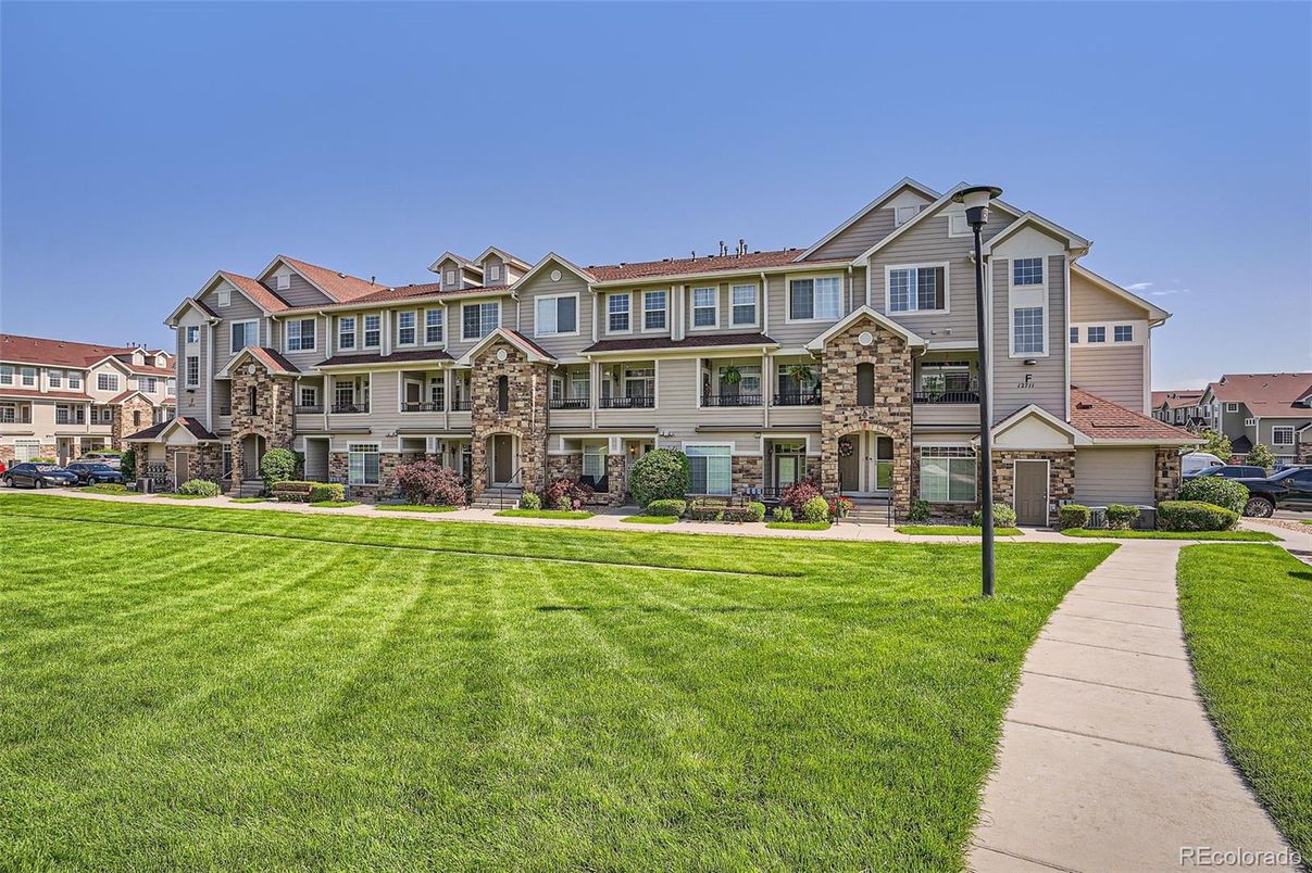 Backyard, Exterior, Facade, Queen Anne Victorian
