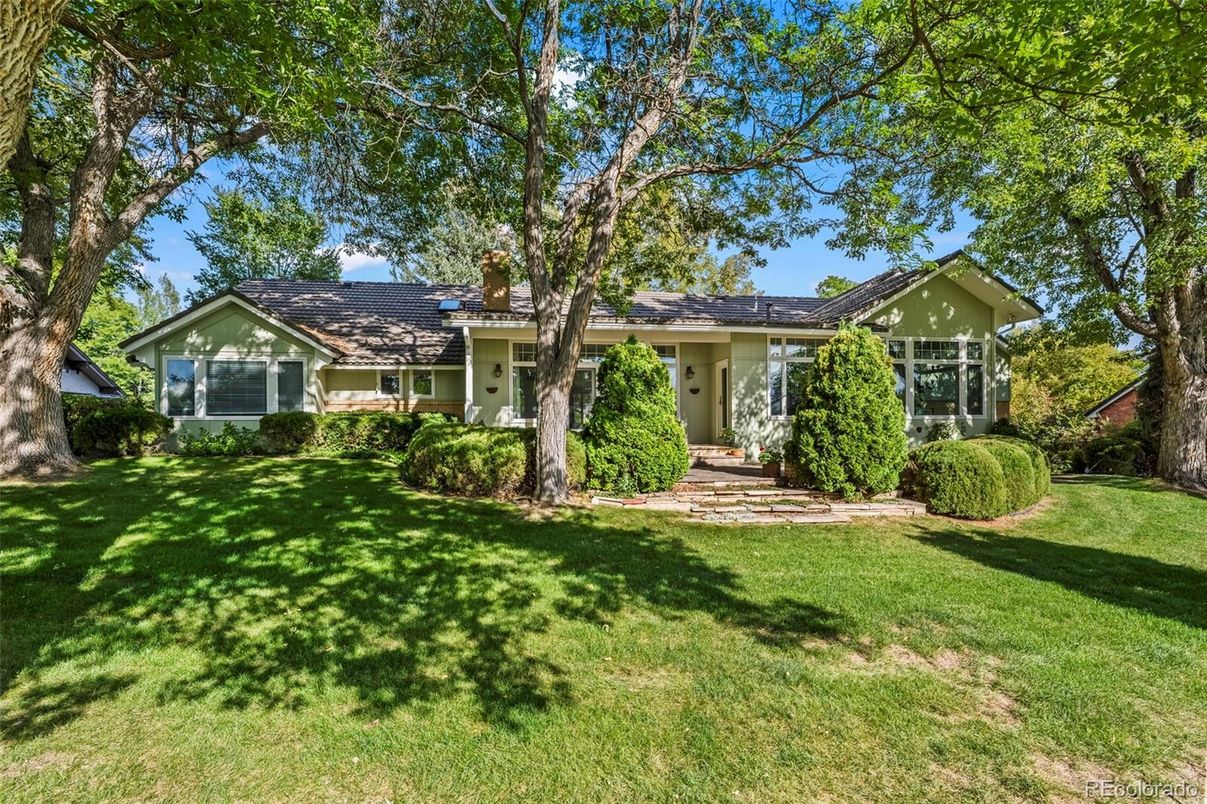 Backyard, Exterior, Facade, Ranch