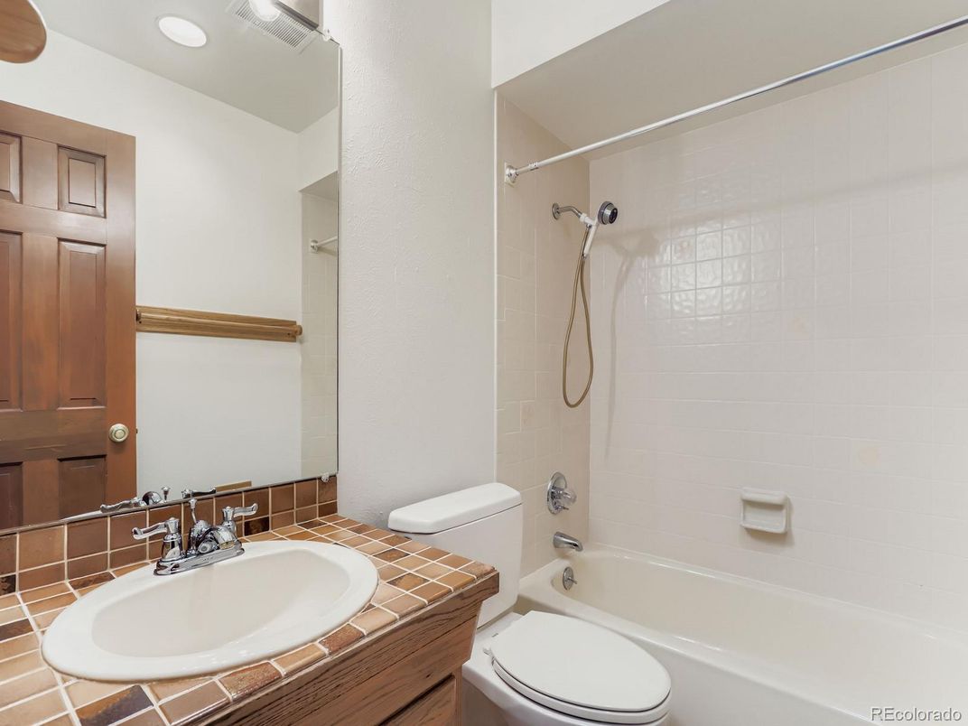 Bathroom, Interior, Recessed Lighting, Tile Countertops