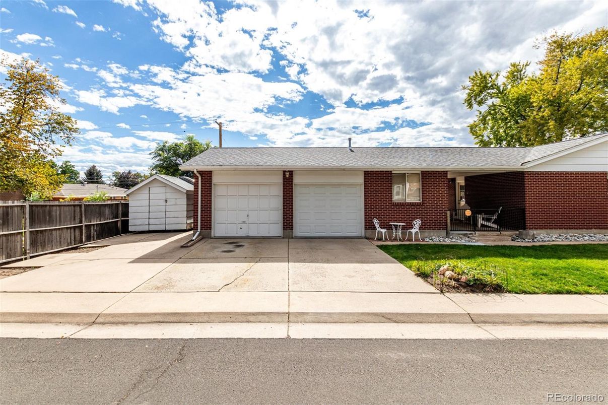 Attached, Detached Garage, Exterior, Facade, Brick Facade, Ranch