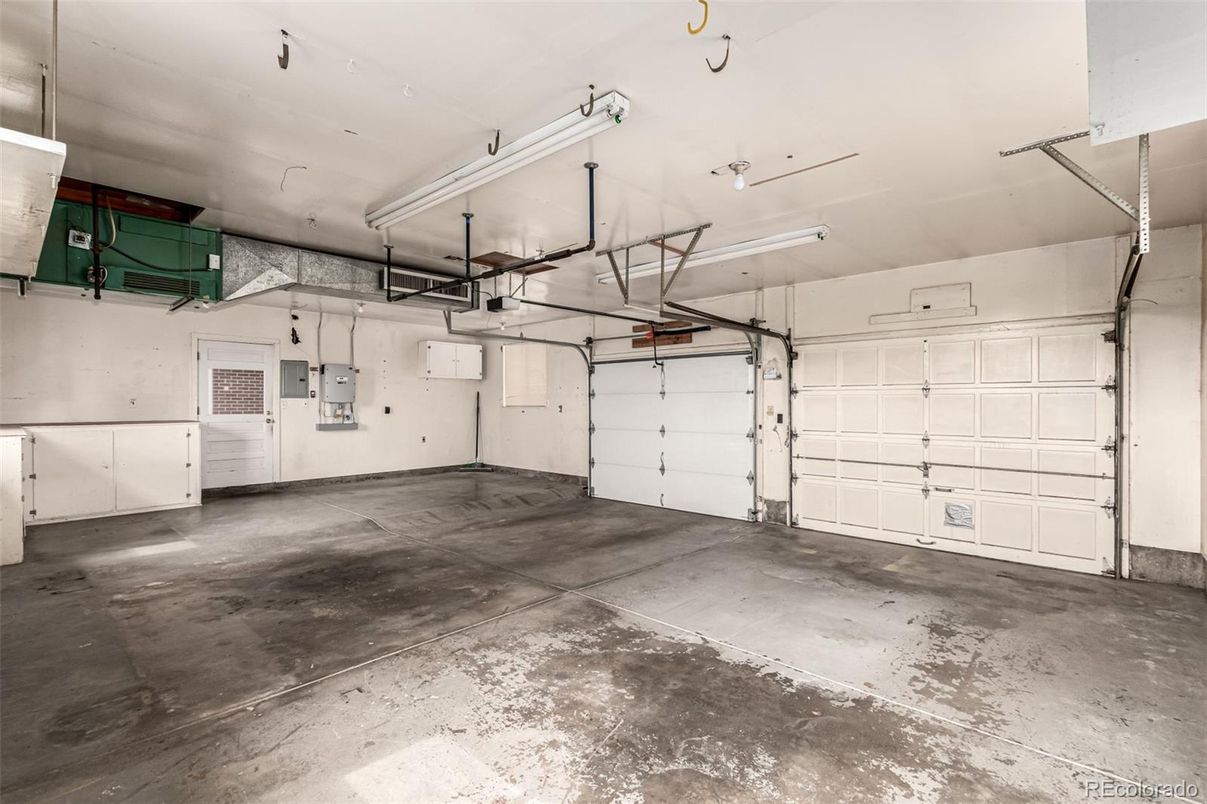 Garage, Interior