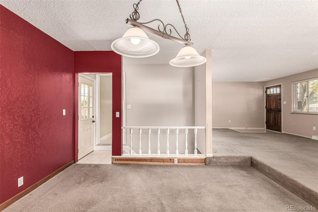 Empty room, Interior
