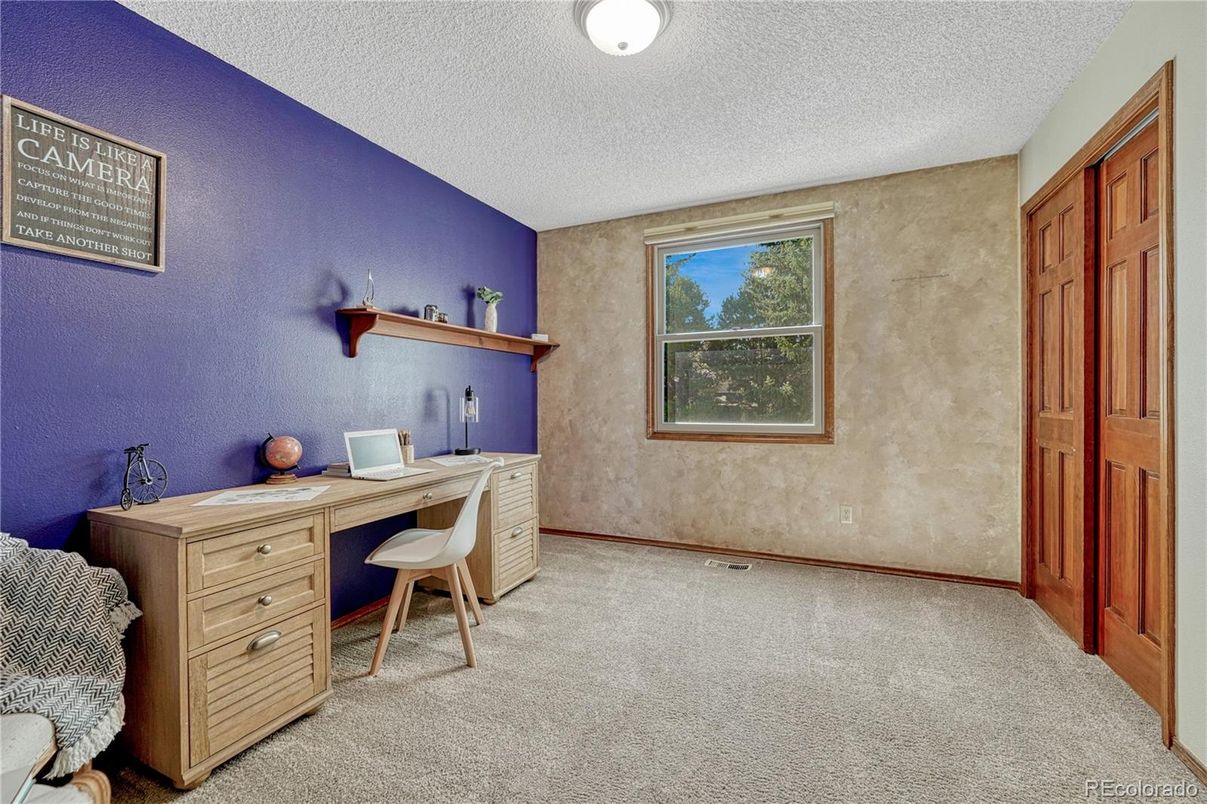 Home Office, Interior