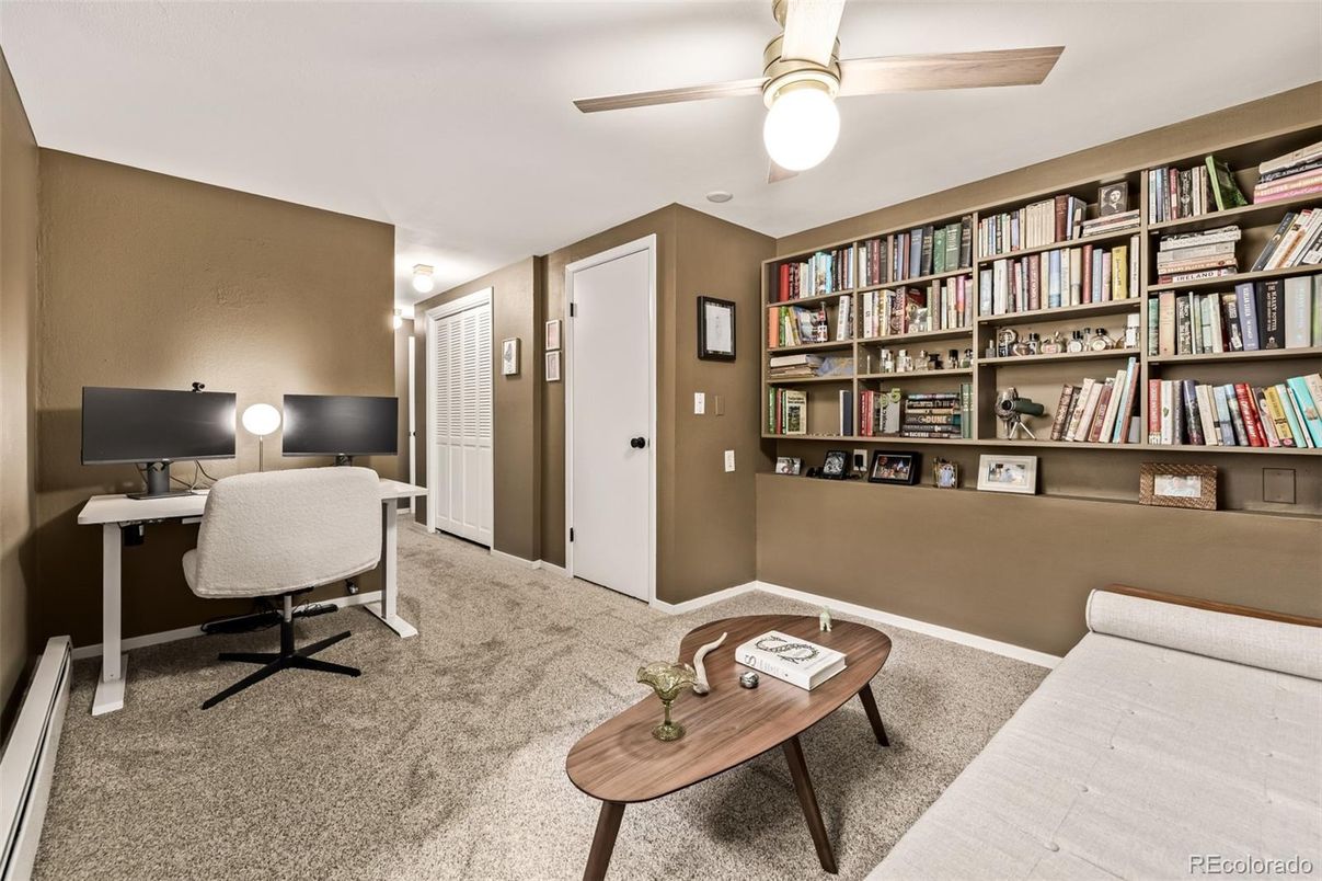 Home Office, Interior