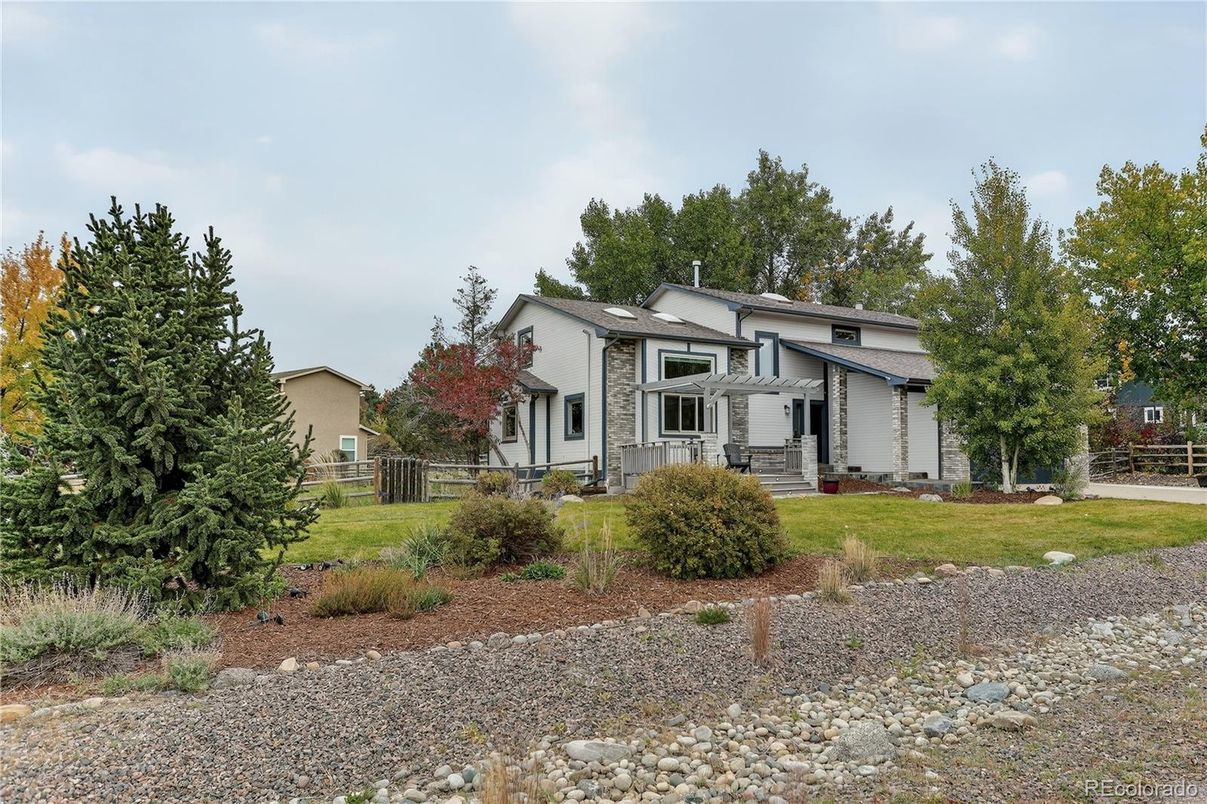 Backyard, Exterior, Facade, Farmhouse