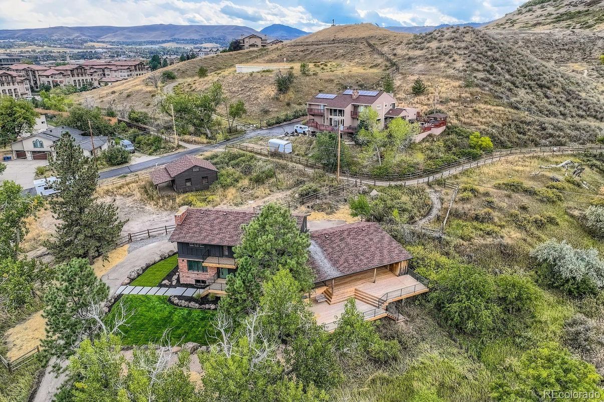 Exterior, Drone